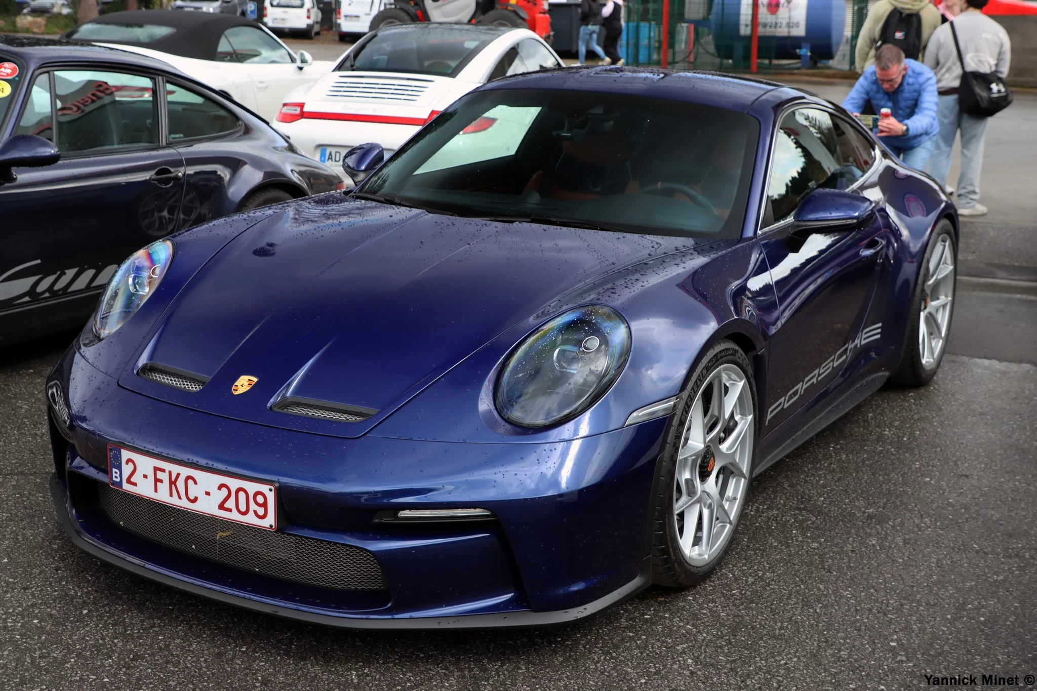 Gentian Blue Metallic Porsche 911 S/T