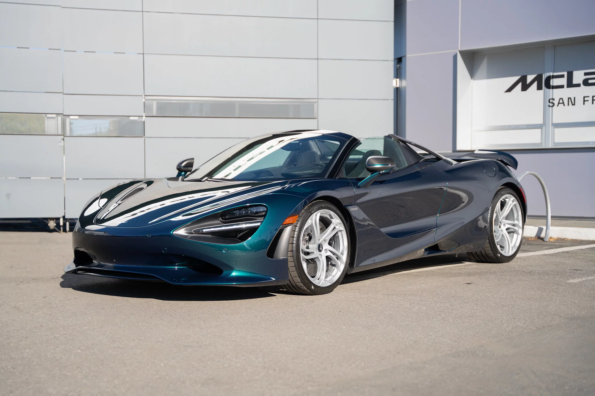 Dragon Green McLaren 750S