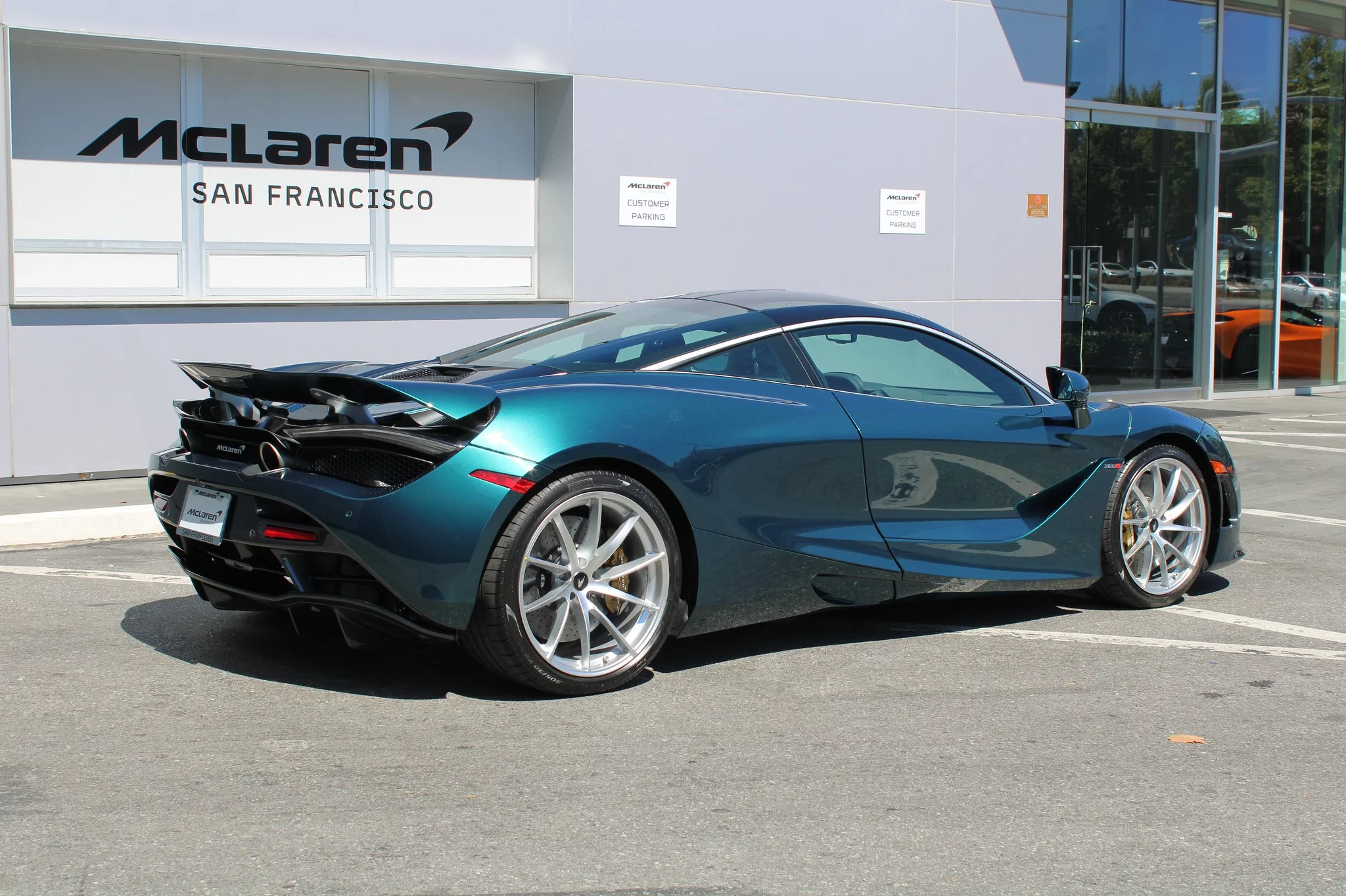 Serpentine McLaren 720S