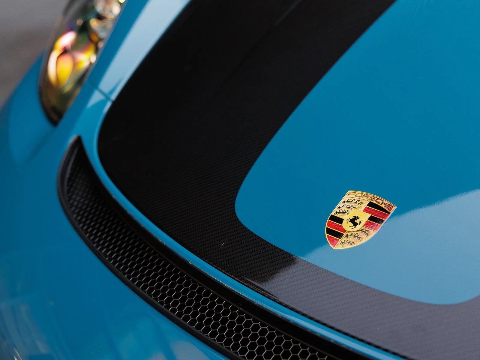 Oslo Blue Porsche 718 Spyder RS