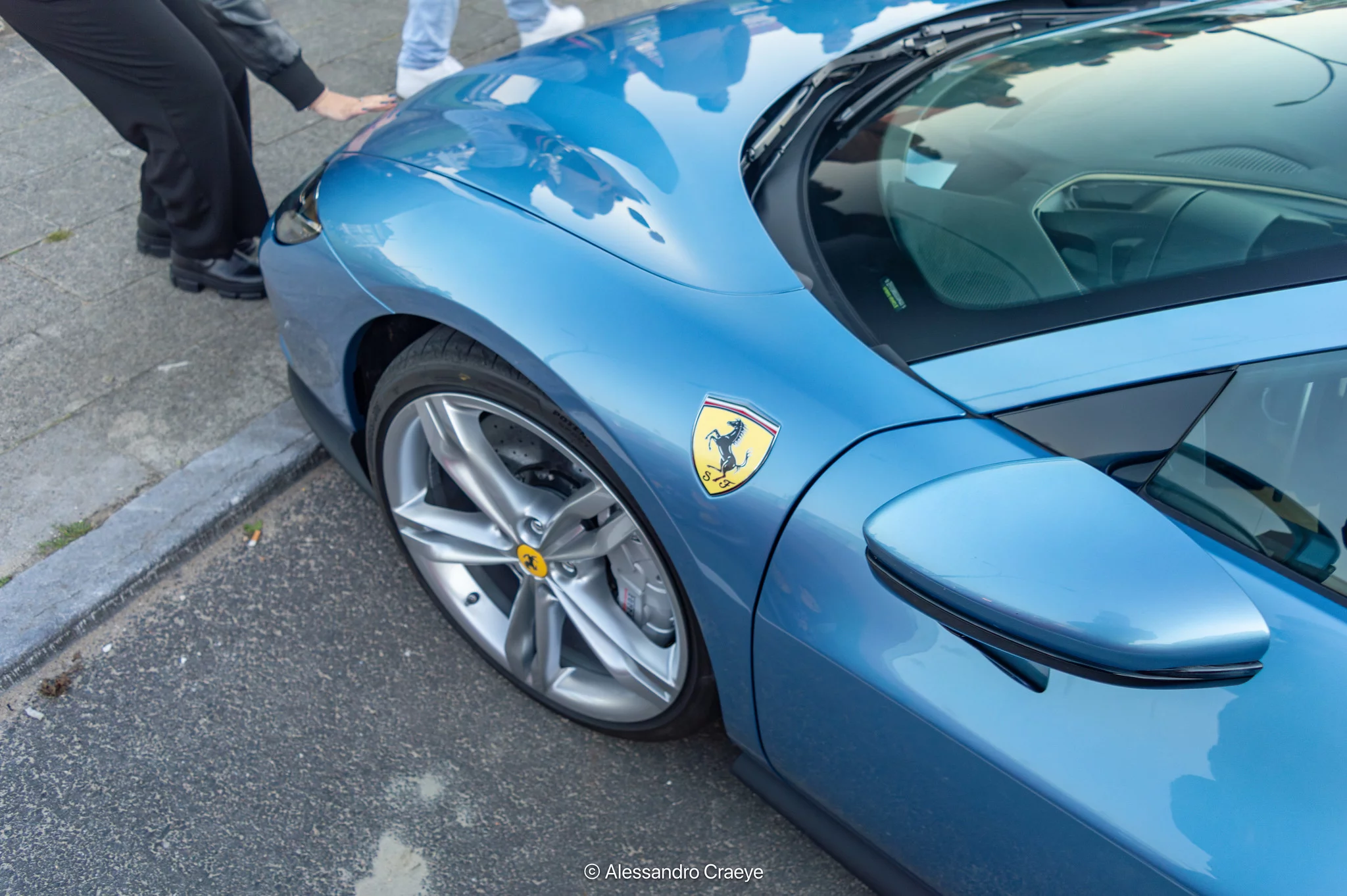 Azzurro California Ferrari 296