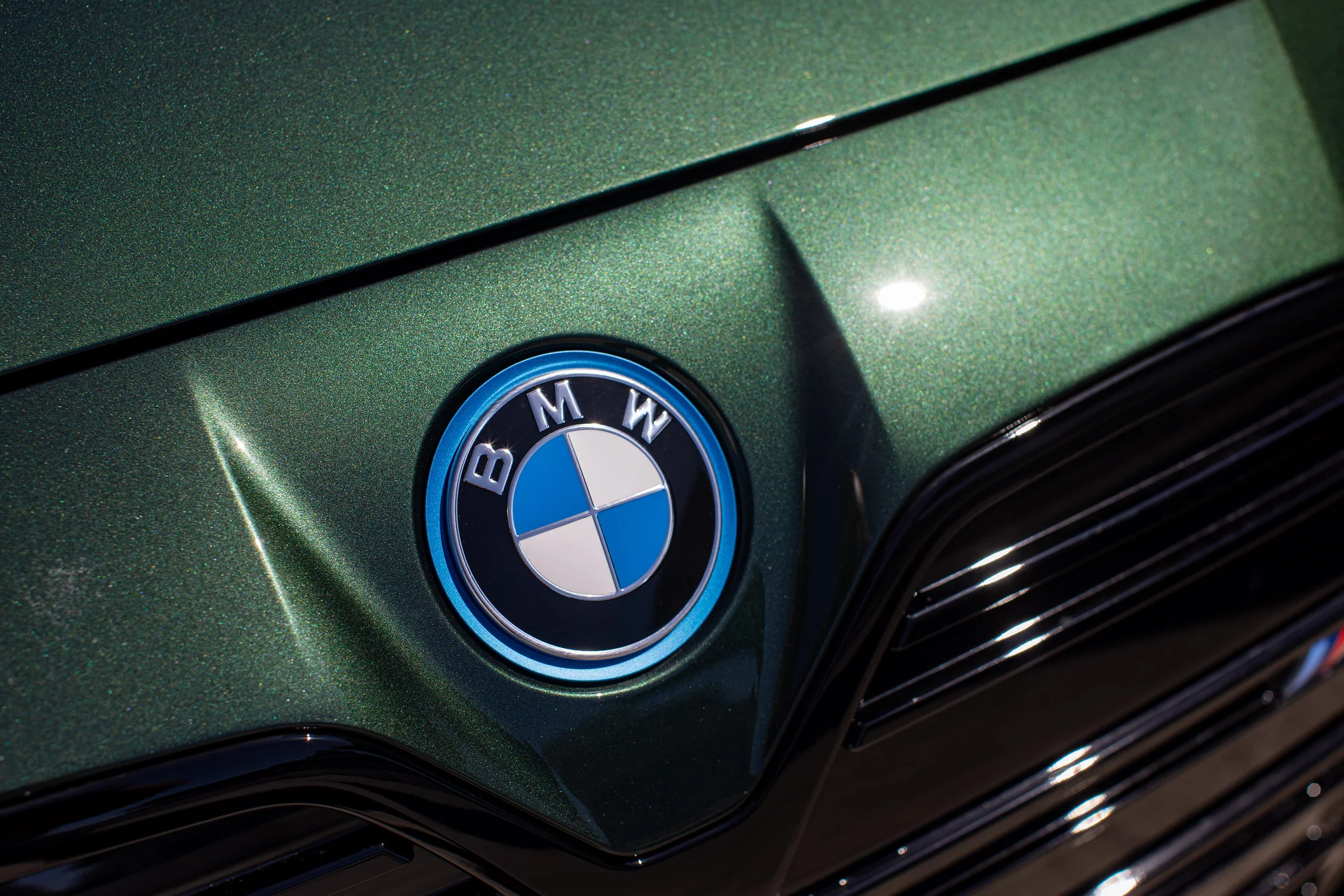 Deep Sea Green BMW i4