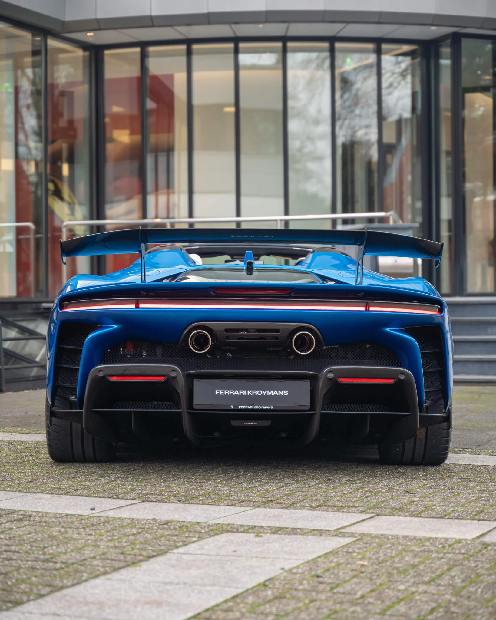 Blu Corsa Ferrari SF90