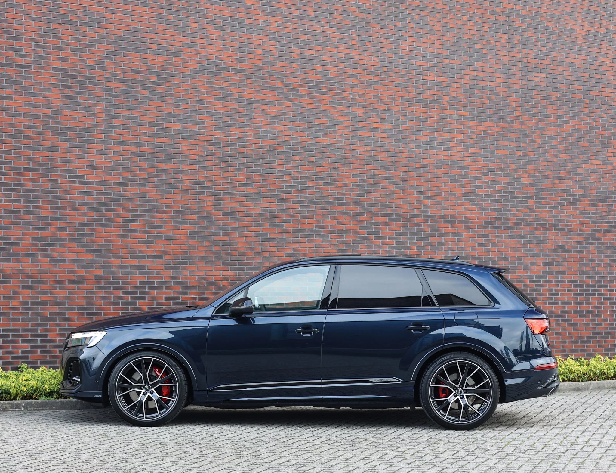 Waitomo Blue Audi Q7