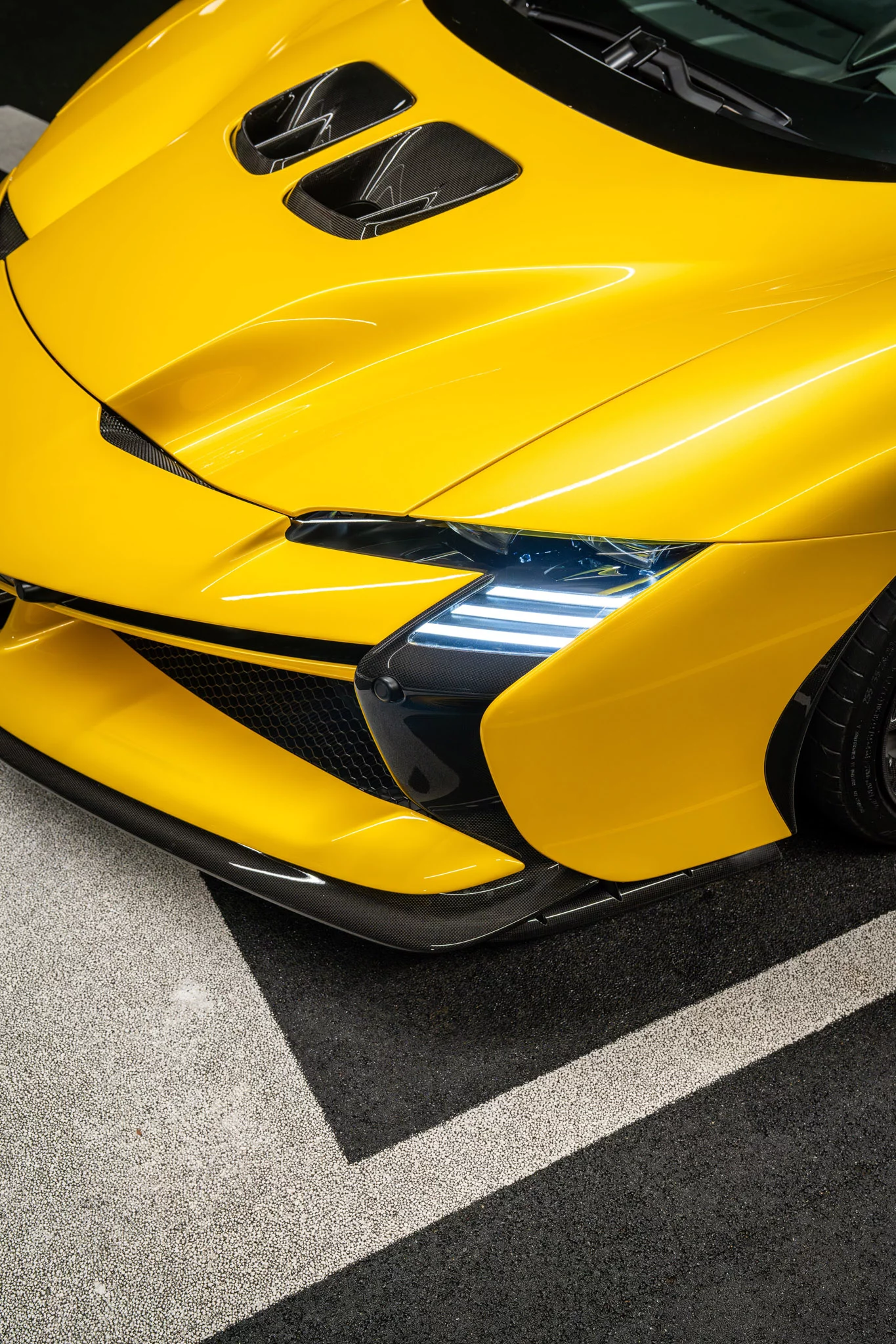 Giallo Triplo Strato Ferrari SF90