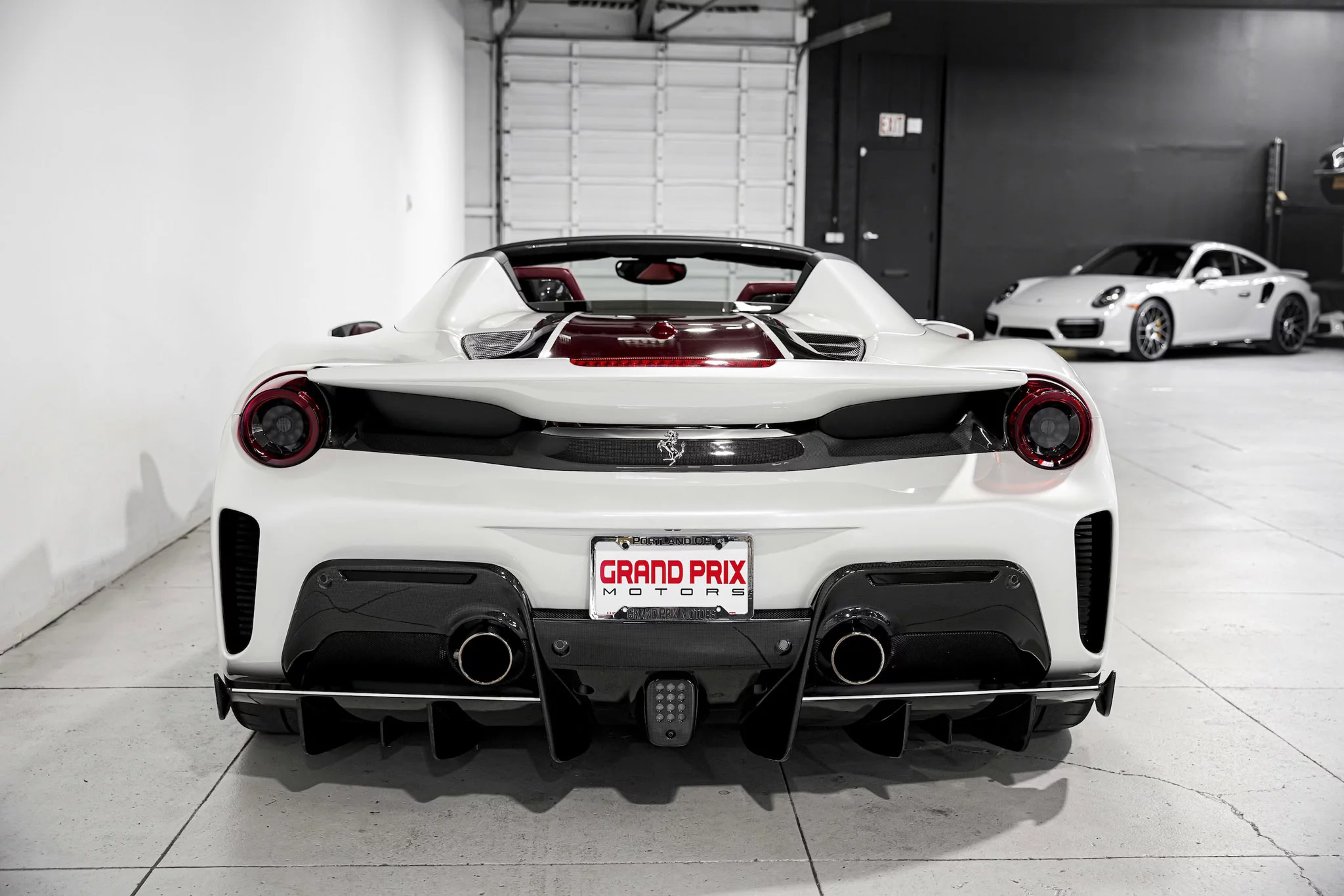 Bianco Sanae Ferrari 488