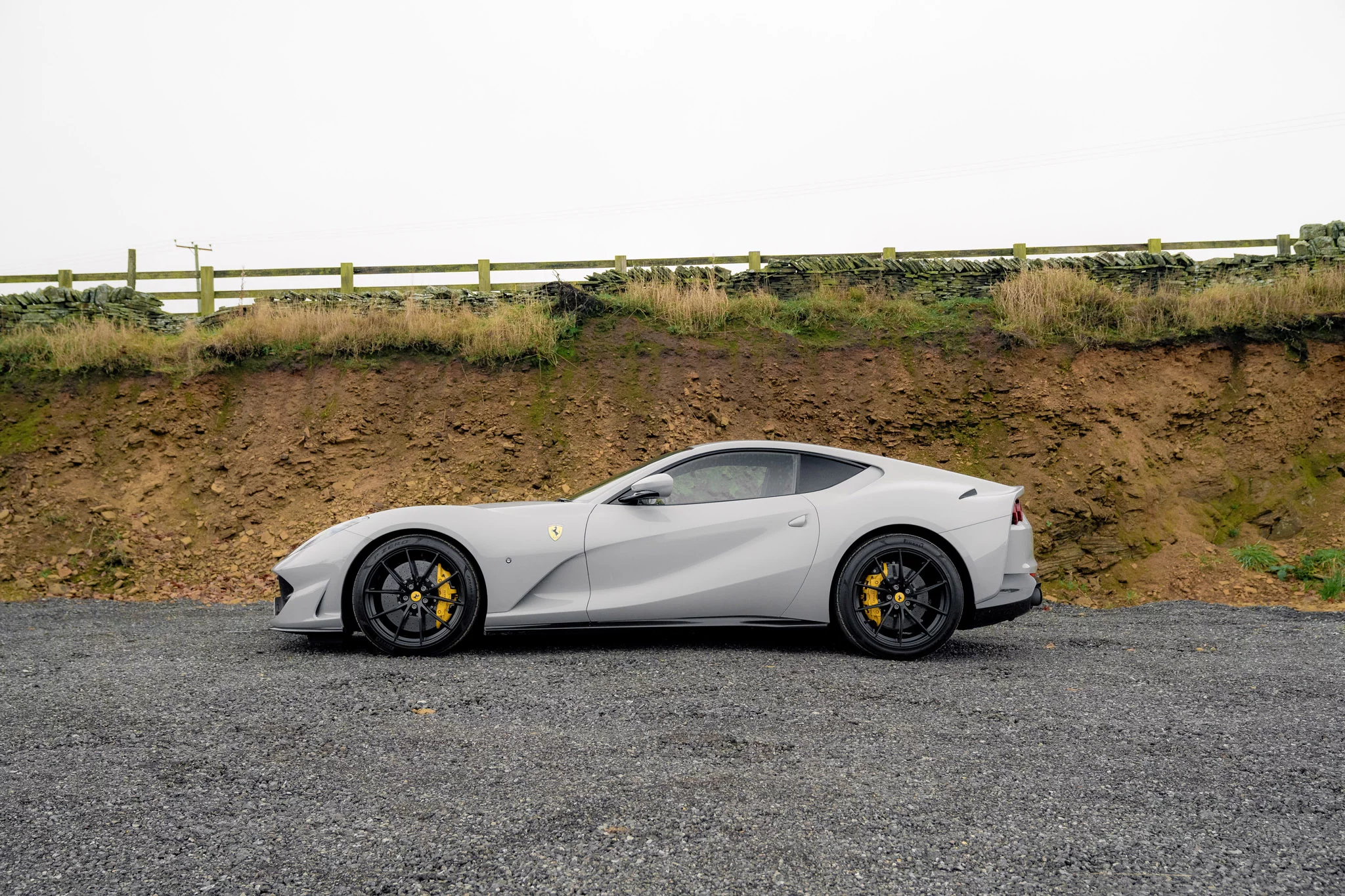 Grigio Squalo Ferrari 812