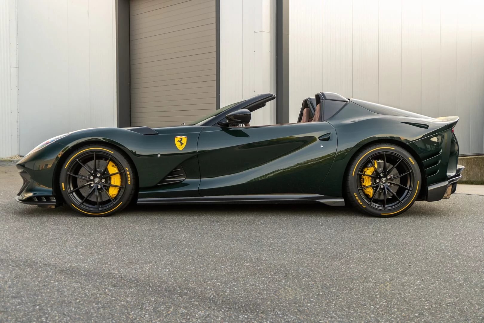 Verde British Racing Ferrari 812