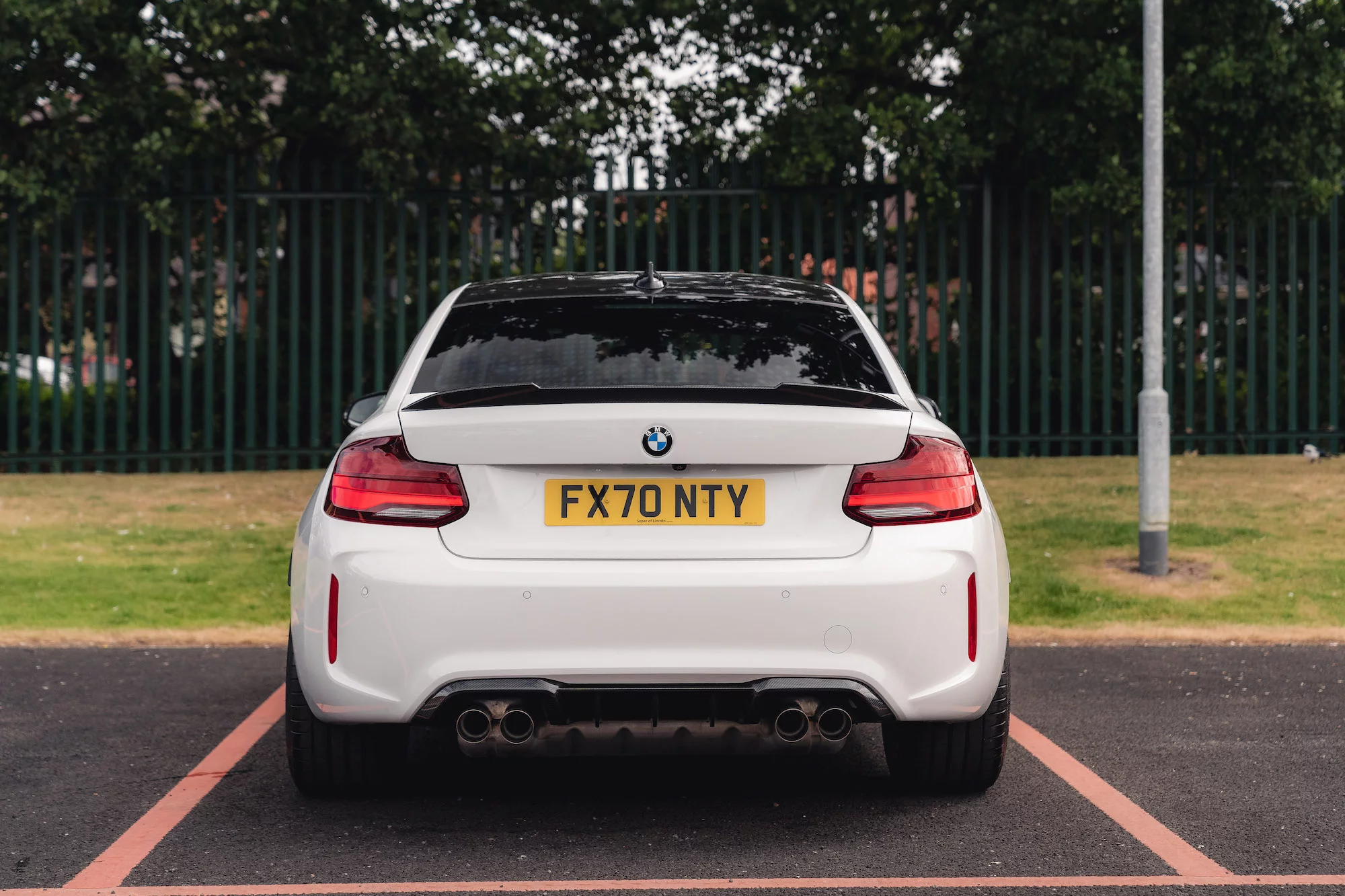 Alpine White III BMW M2