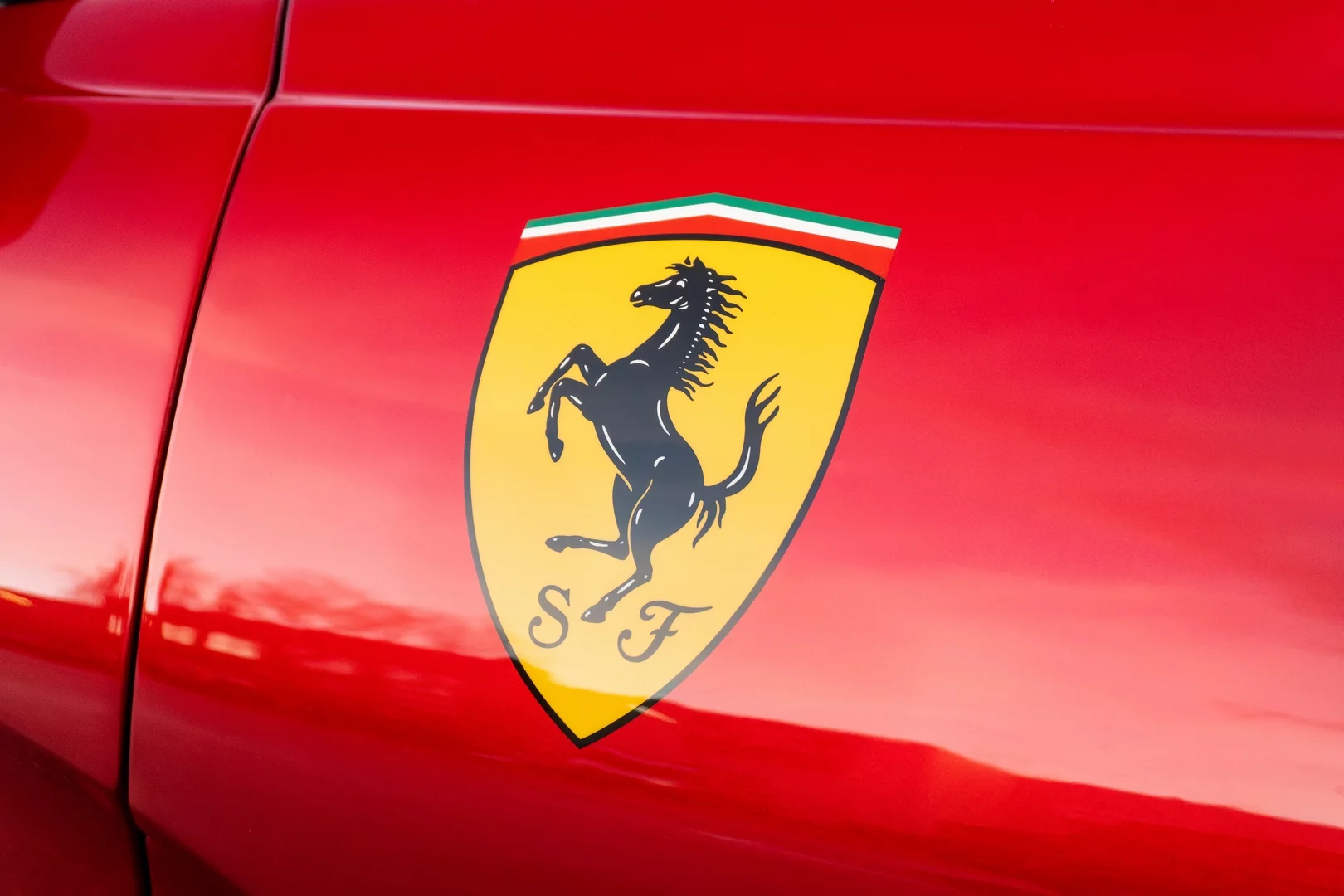 Rosso Magma Ferrari 812