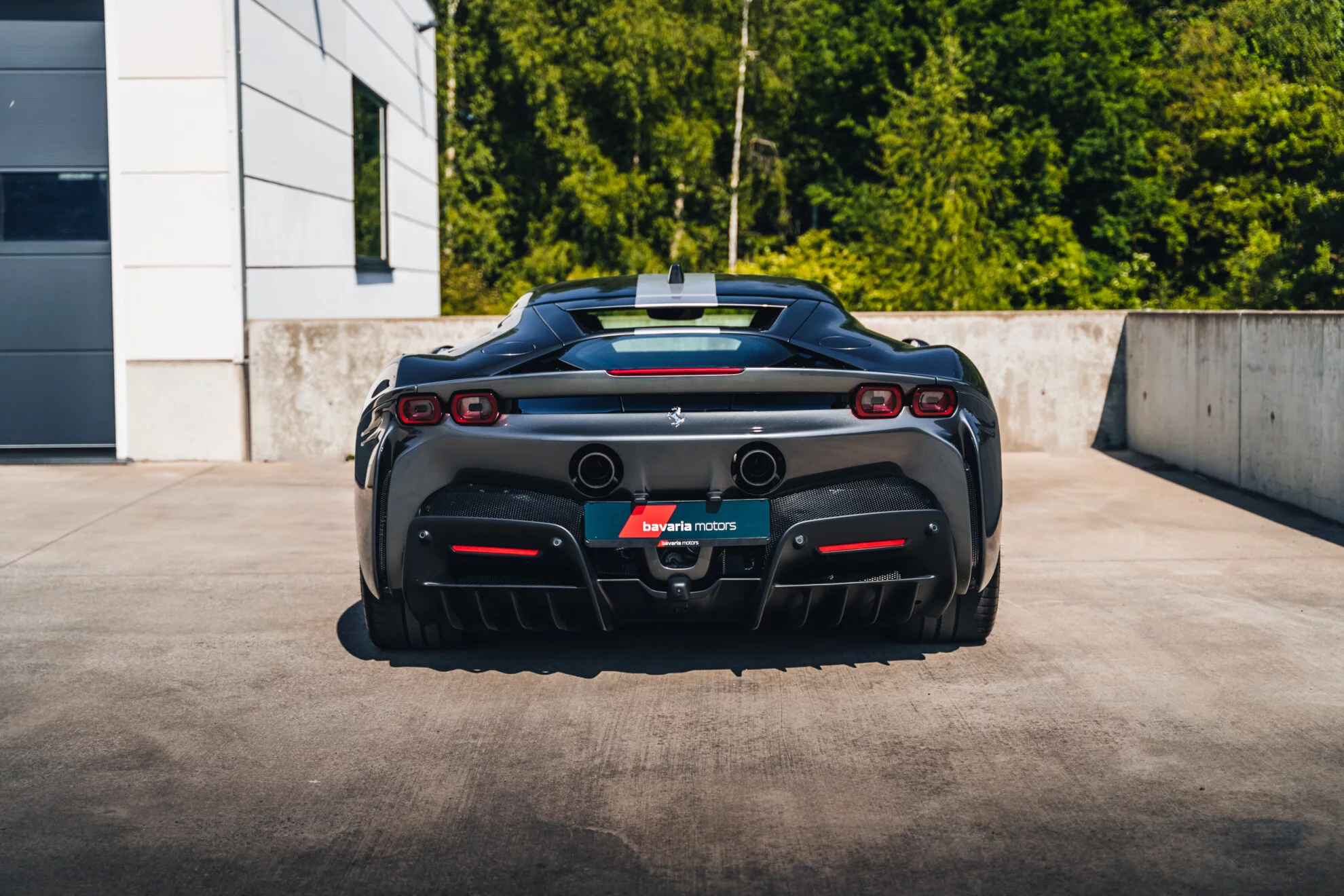 Grigio Silverstone Ferrari SF90
