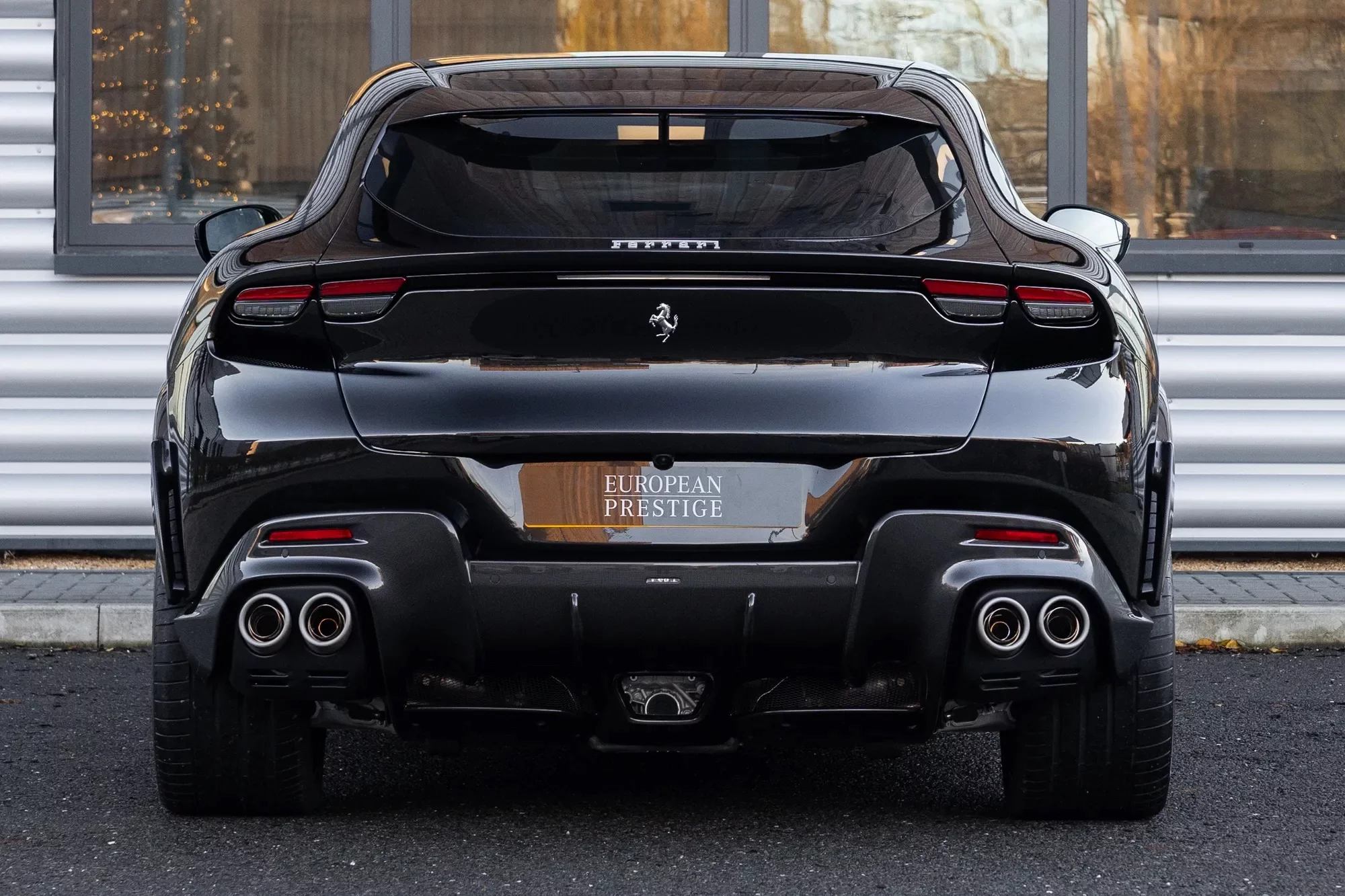 Nero Daytona Ferrari Purosangue