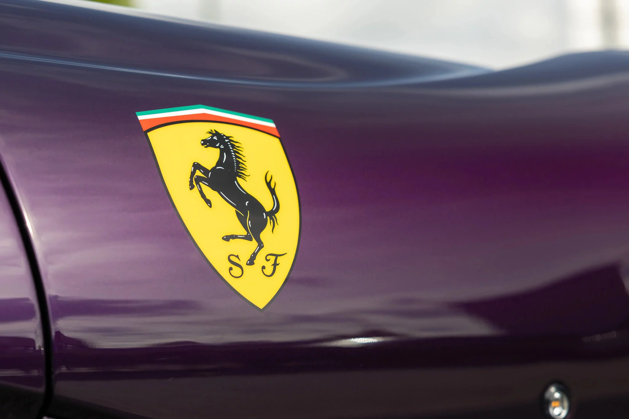 Viola Hong Kong Ferrari 812