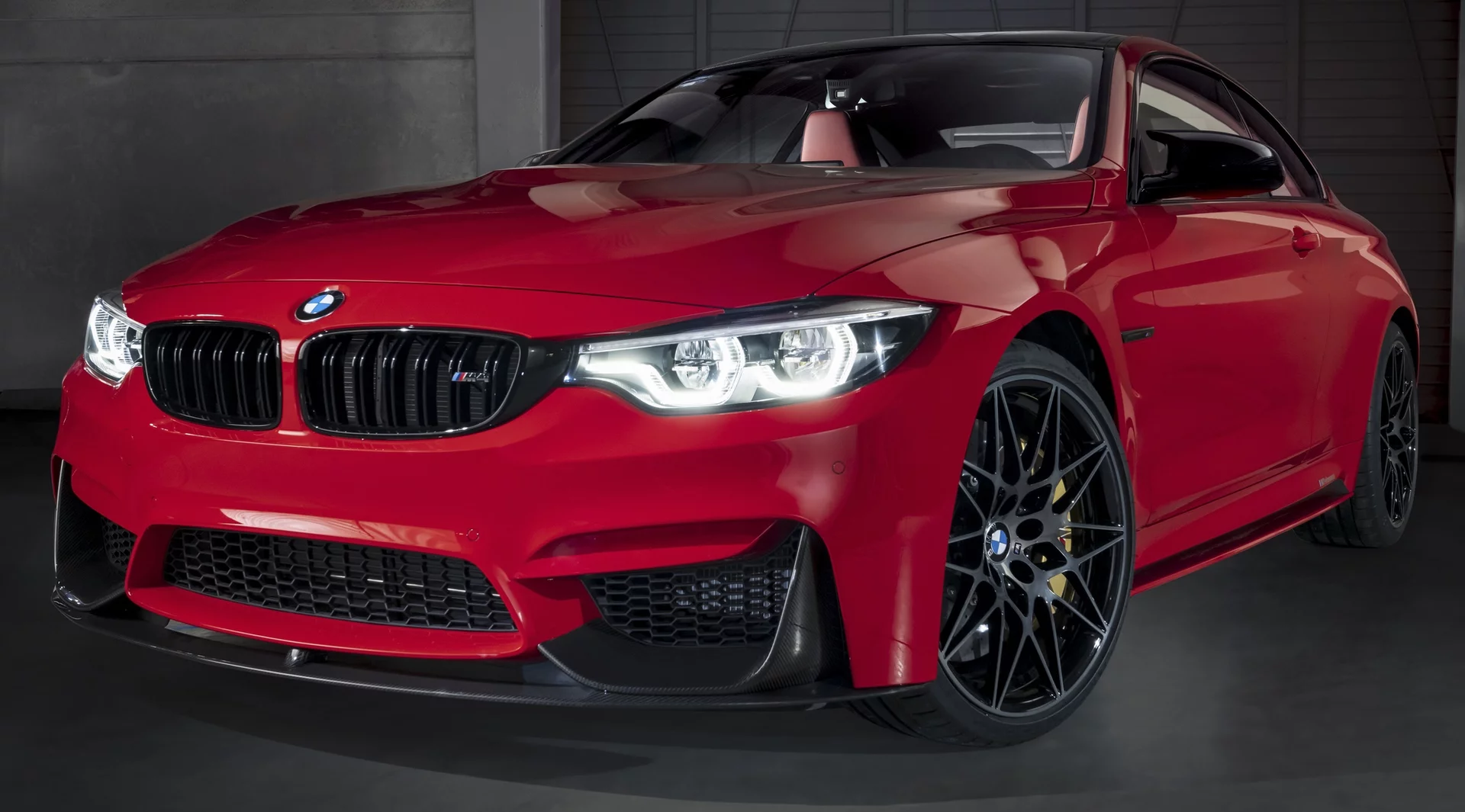 Rosso Corsa BMW M4