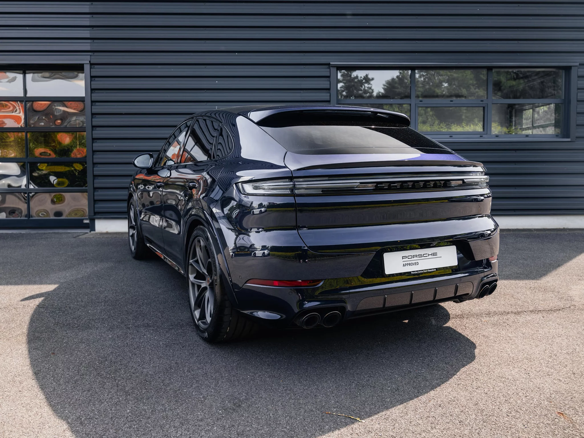 Night Blue Metallic Porsche Cayenne