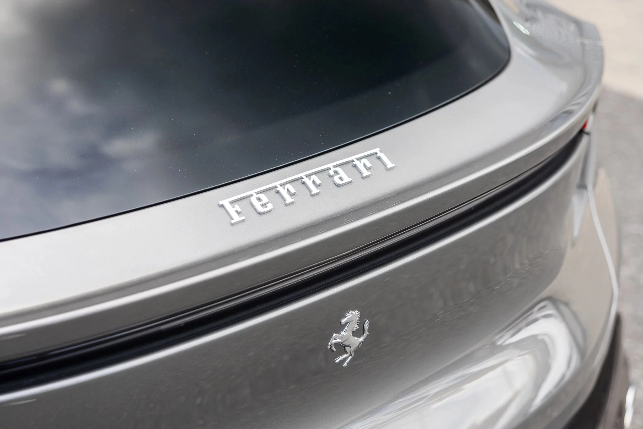Grigio Ferro Ferrari Purosangue
