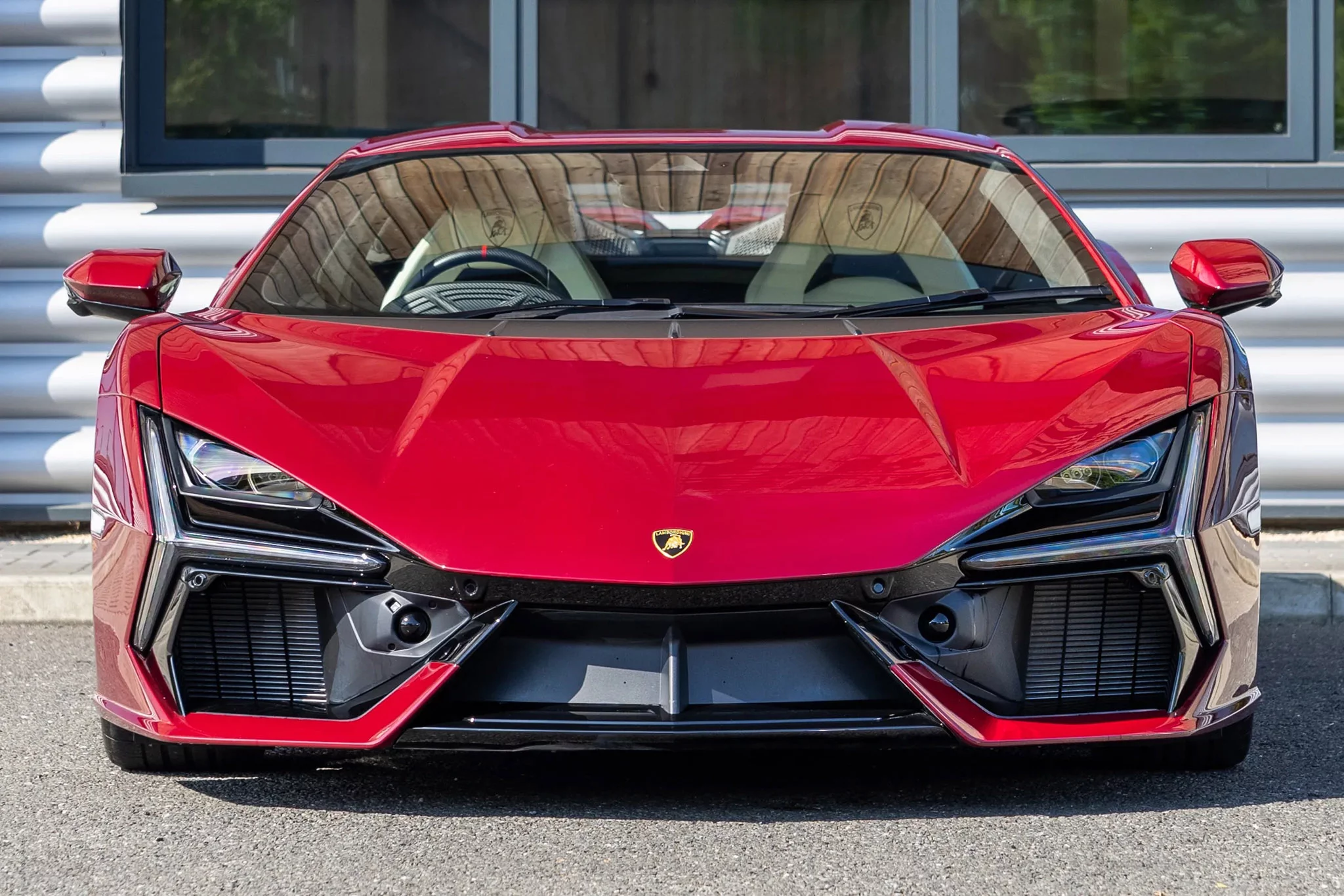 Amaranto Lamborghini Revuelto