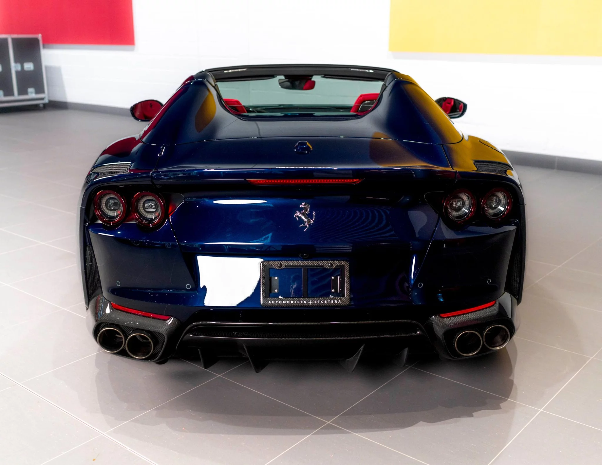 Blu Montreal Ferrari 812