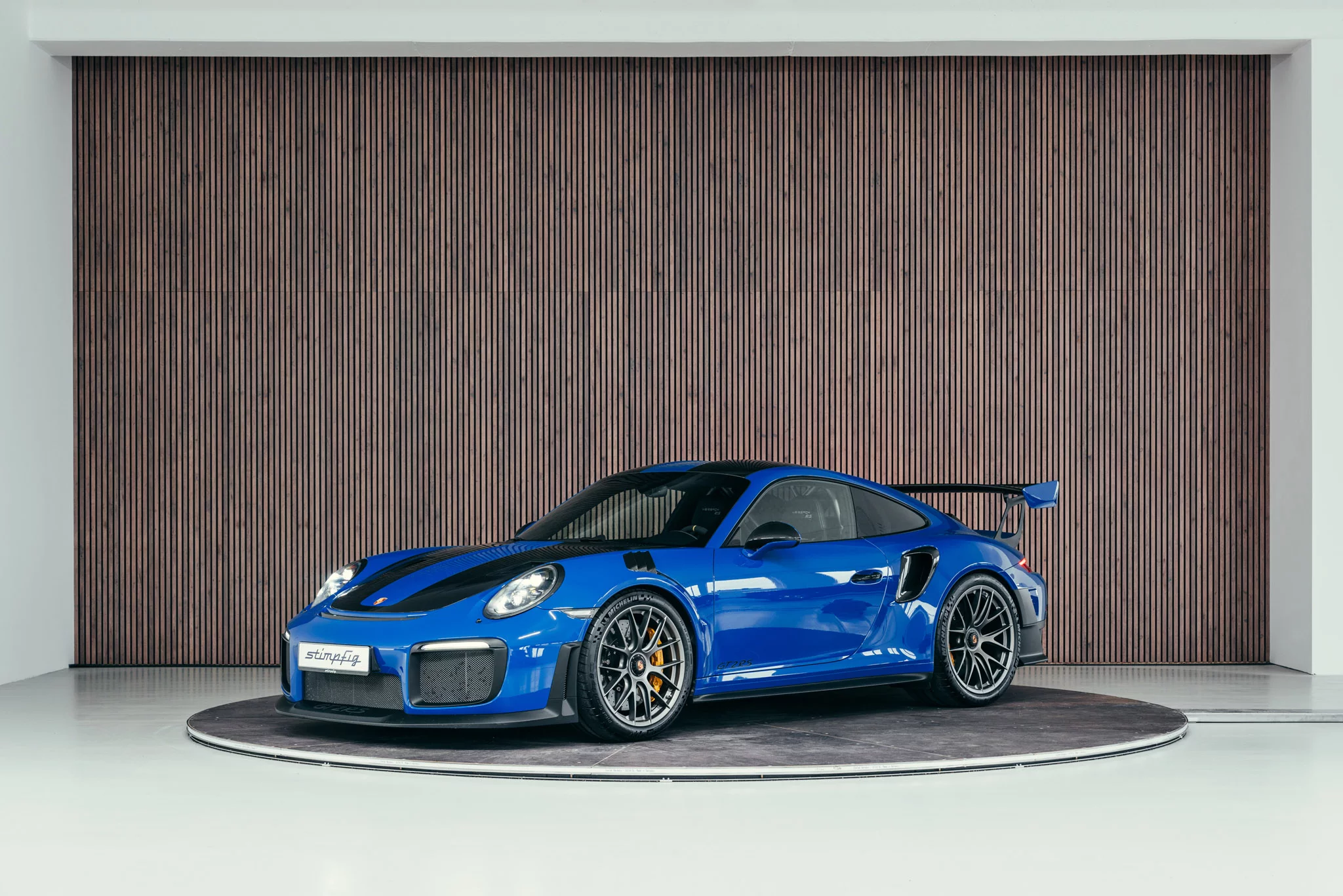 Club Blue Porsche 911 GT2 RS