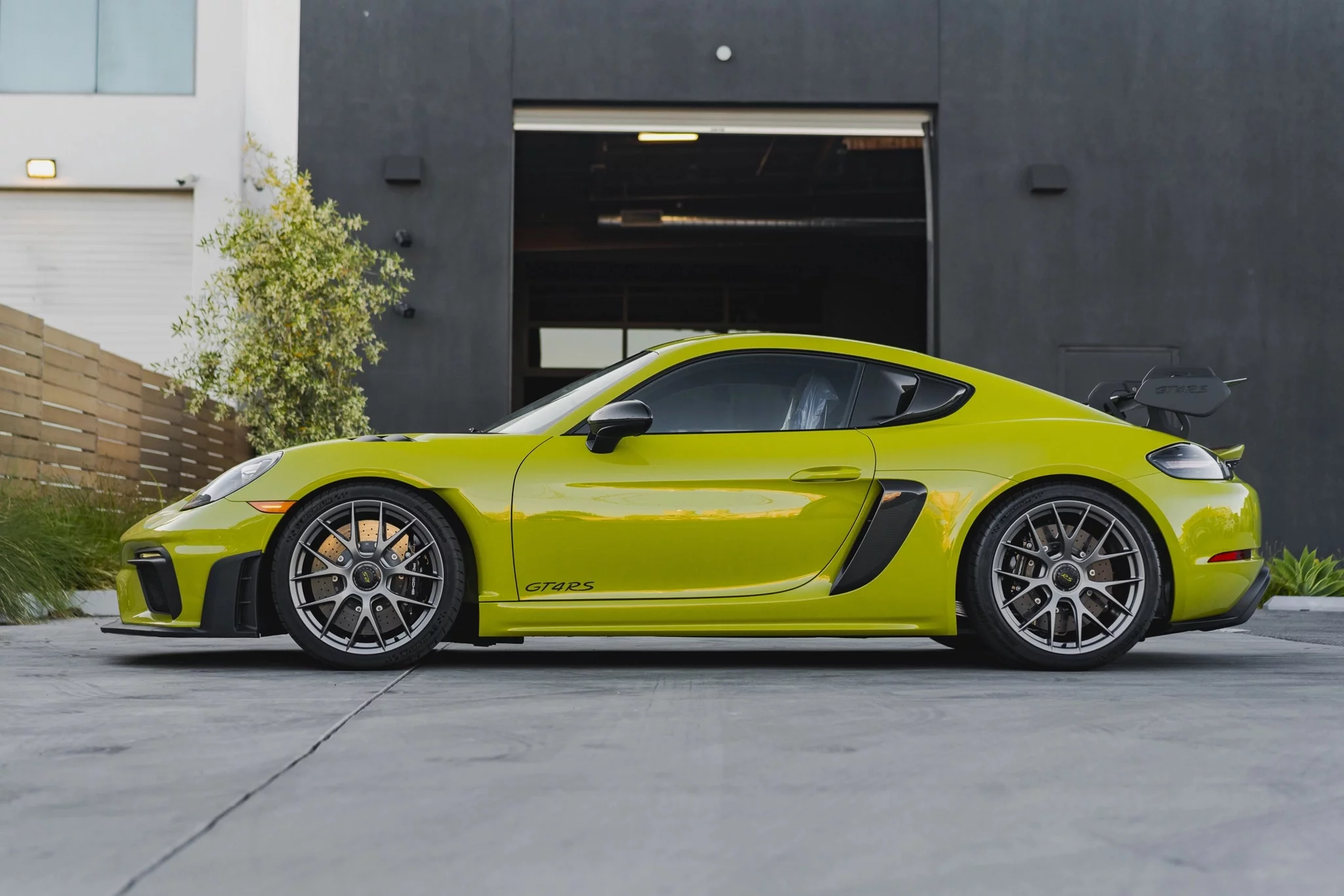 Linden Green Porsche 718 Cayman GT4 RS
