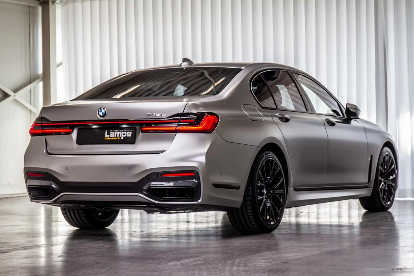 Frozen Dark Silver BMW 7 Series